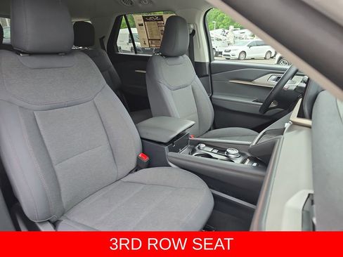 Used 2025 Ford Explorer Active RWD image 10