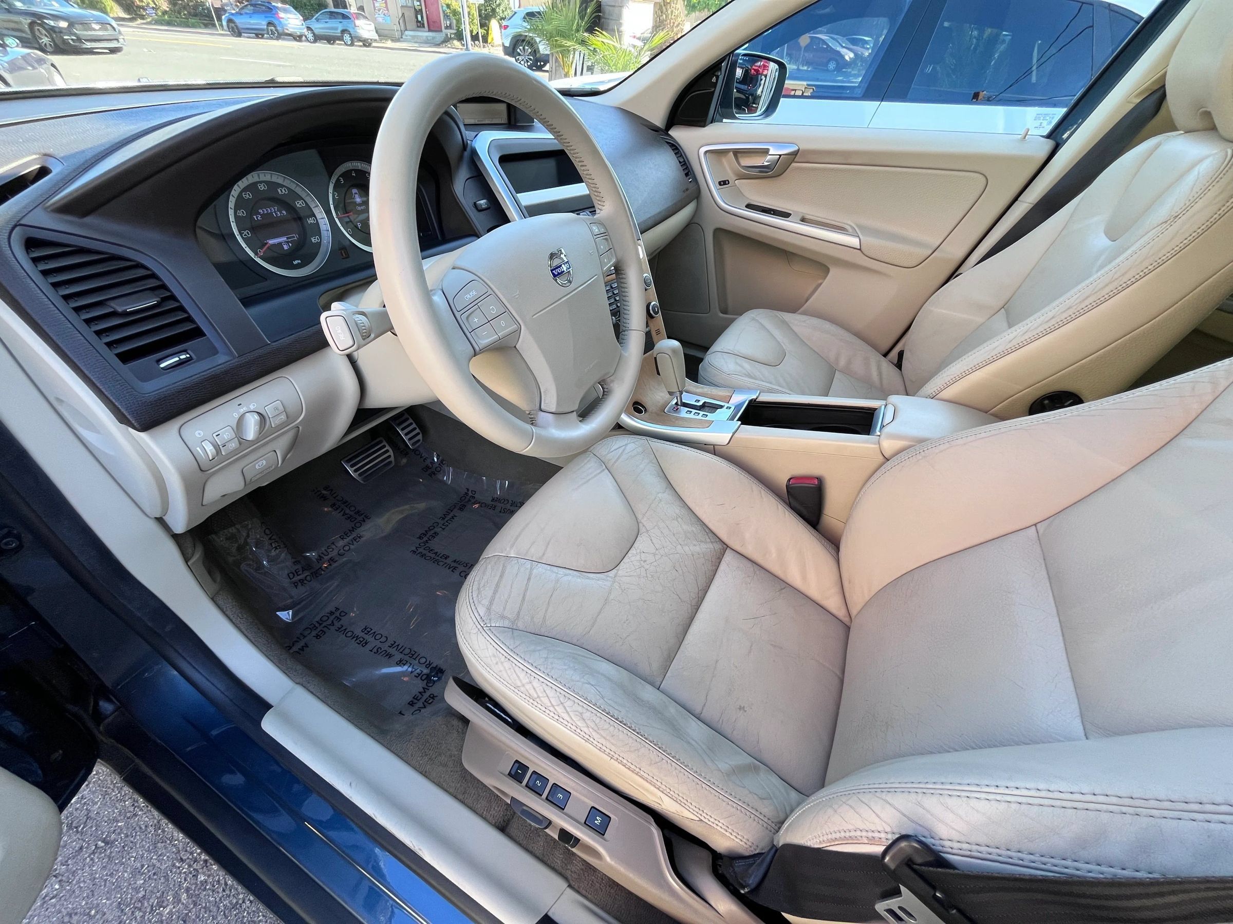 Used 2010 Volvo XC60 T6 AWD/4WD image 10