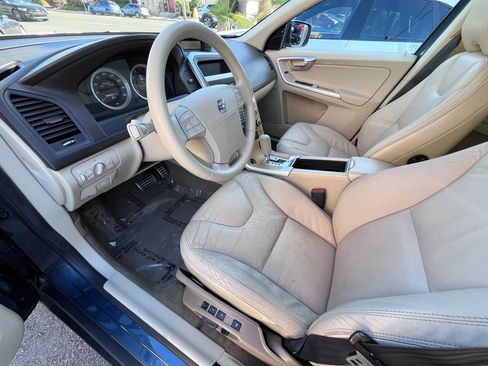 Used 2010 Volvo XC60 T6 AWD/4WD image 10