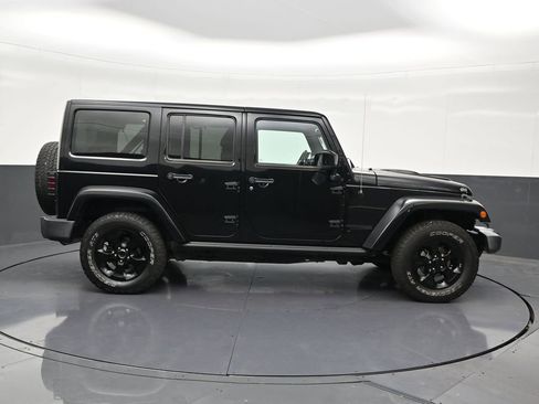 Used 2015 Jeep Wrangler Unlimited Sahara image 7