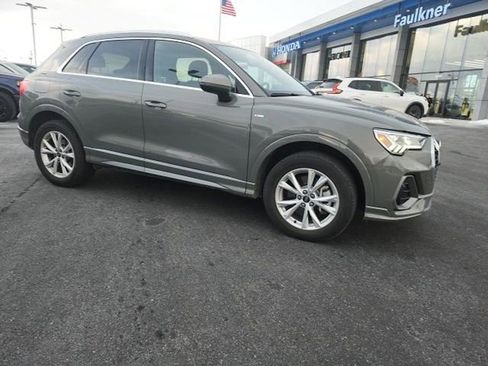 Used 2025 Audi Q3 2.0T Premium image 2