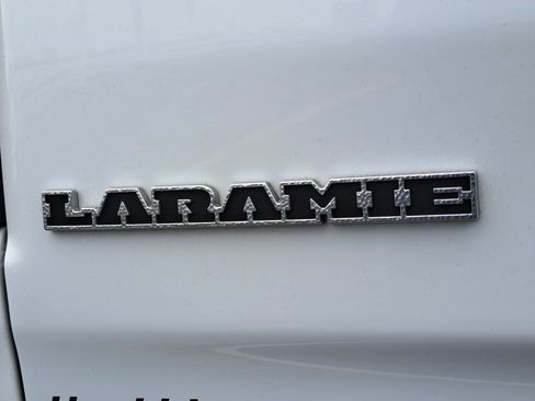 Used 2022 RAM 1500 Laramie w/ Sport Appearance Package AWD/4WD image 10