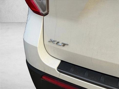 Used 2022 Ford Explorer XLT w/ Equipment Group 202A image 11