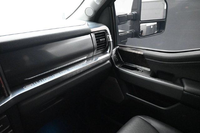 Used 2025 Ford F350 Lariat w/ Lariat Ultimate Package AWD/4WD image 10