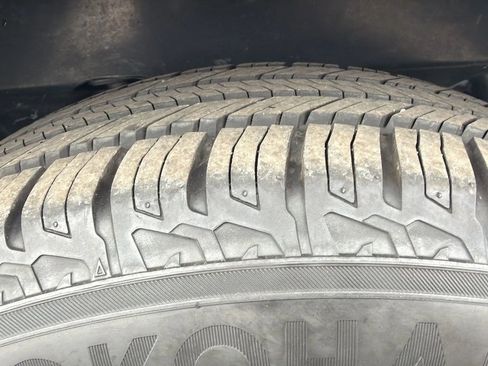 Used 2016 Cadillac SRX Luxury w/ Driver Awareness Package image 9