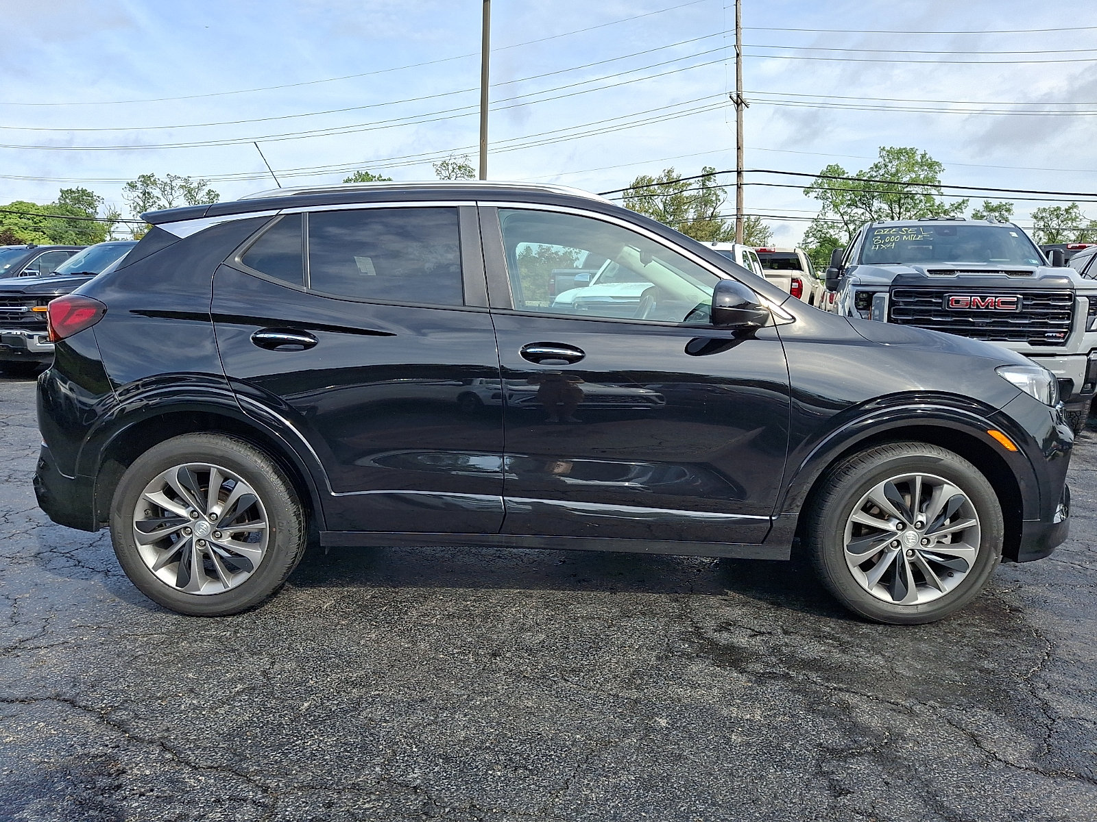 Used 2023 Buick Encore GX Select w/ Sport Touring Package FWD image 7