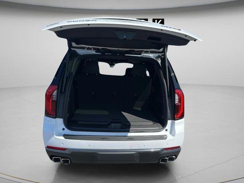 New 2026 GMC Yukon XL AT4 w/ AT4 Premium Package AWD/4WD image 19
