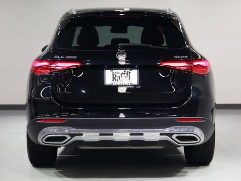 Used 2026 Mercedes-Benz GLC 300 4MATIC image 2