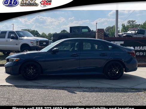 Used 2025 Honda Civic Sport image 4