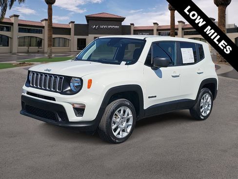 Used 2023 Jeep Renegade Latitude AWD/4WD image 4