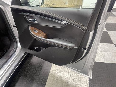 Used 2015 Chevrolet Impala LTZ FWD image 17