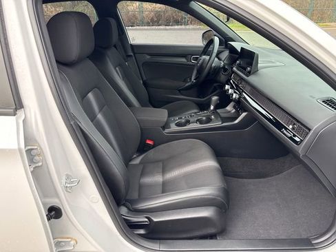 Used 2025 Honda Civic Sport image 13