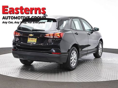 Used 2024 Chevrolet Equinox LS w/ Driver Confidence II Package FWD image 5