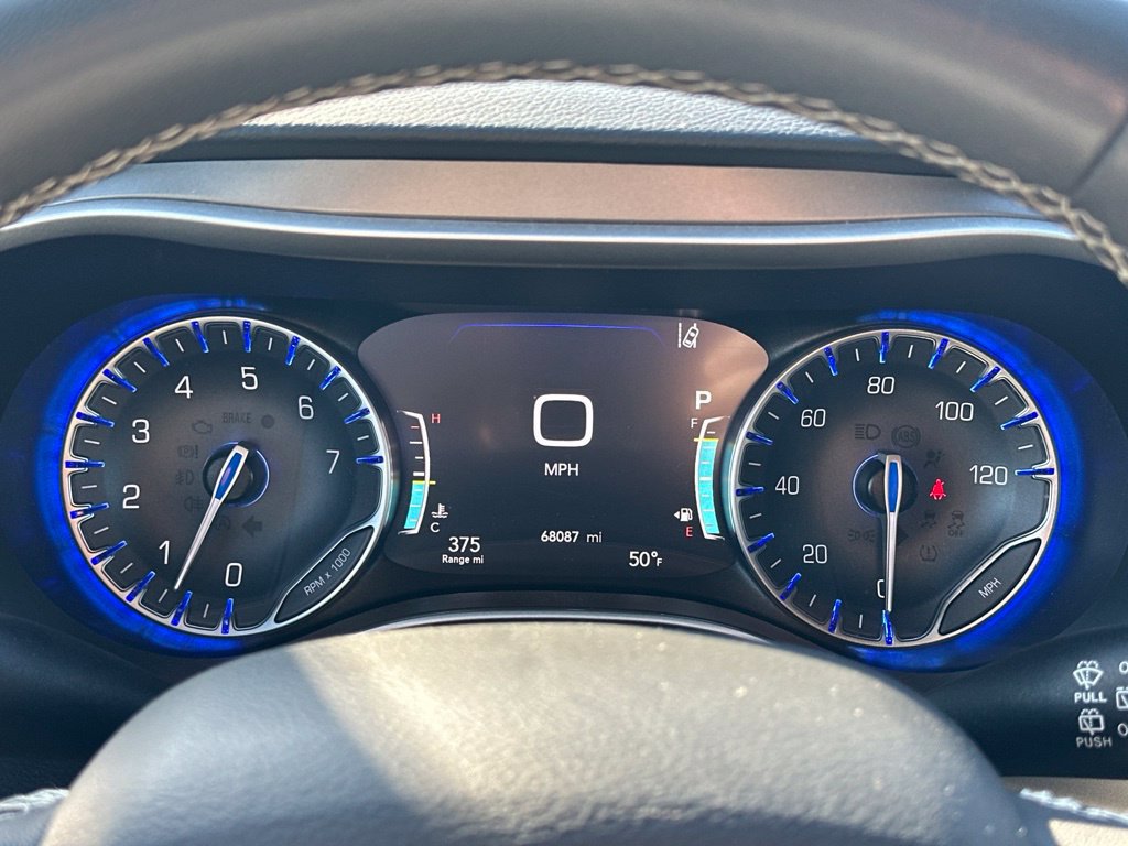 Used 2025 Chrysler Pacifica Select FWD image 27