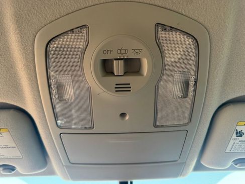 Used 2015 Toyota Prius Five image 46