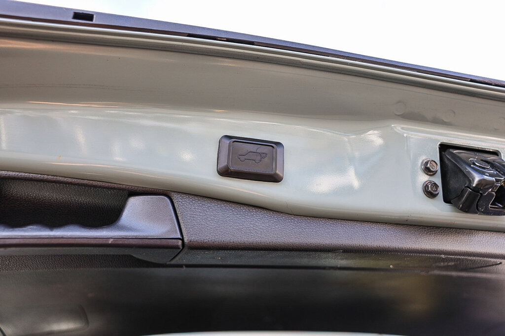 Used 2023 Toyota RAV4 XLE Premium FWD image 27