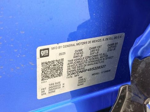 Certified 2025 Chevrolet Equinox EV LT image 24