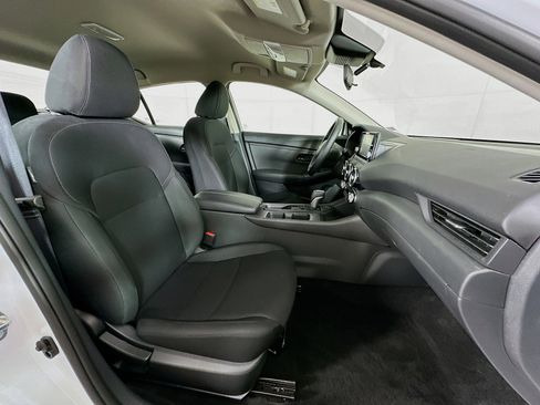 Used 2025 Nissan Sentra S FWD image 29