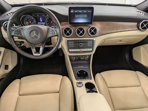 Used 2018 Mercedes-Benz GLA 250 4MATIC image 28