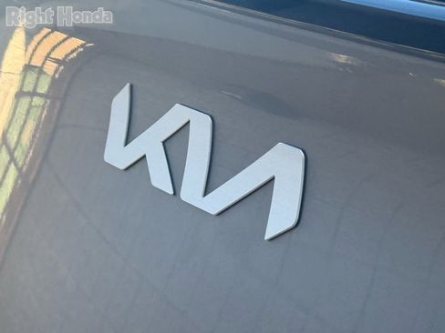 Used 2024 Kia Sportage LX image 12