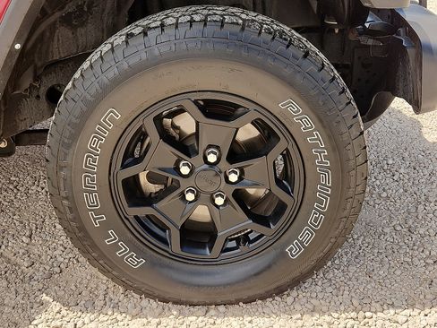 Used 2021 Jeep Gladiator Sport AWD/4WD image 7