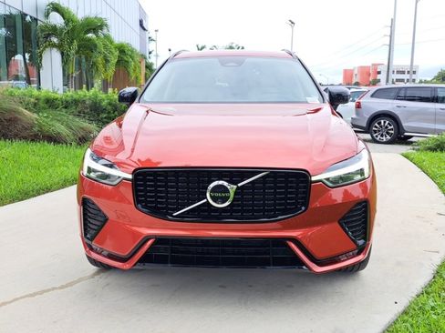 Used 2024 Volvo XC60 B5 Plus w/ Protection Package Premier image 2