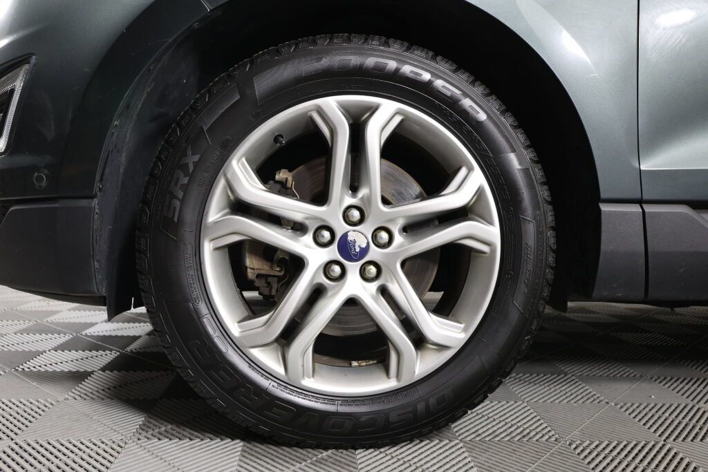 Used 2015 Ford Edge Titanium w/ Equipment Group 302A AWD/4WD image 9