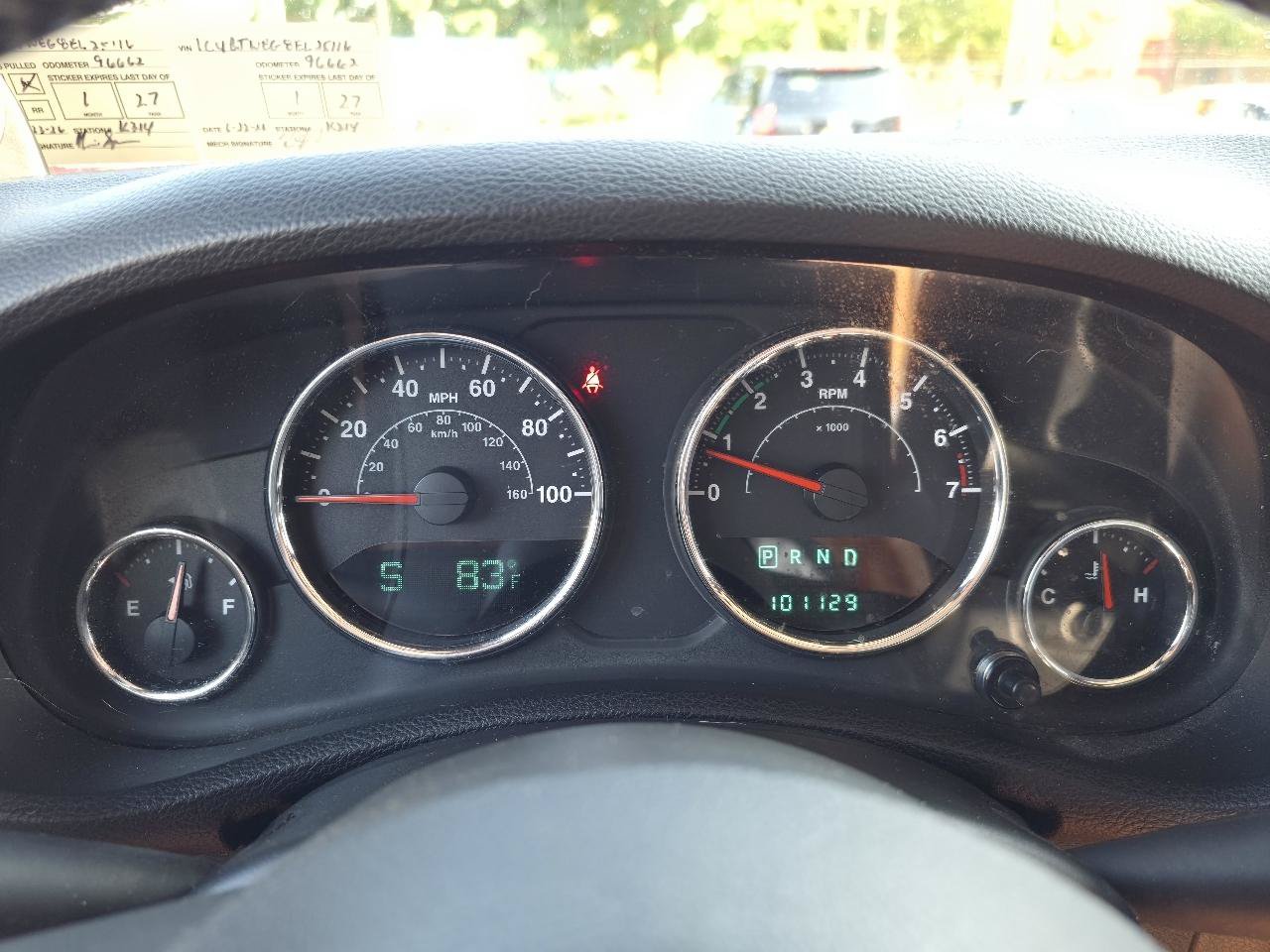 Used 2014 Jeep Wrangler Unlimited Sahara w/ Connectivity Group AWD/4WD image 23
