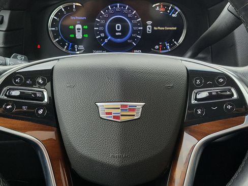 Used 2017 Cadillac Escalade Luxury RWD image 11