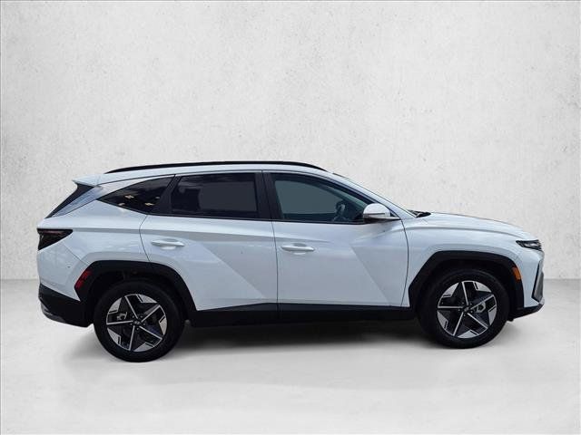Used 2025 Hyundai Tucson SEL FWD image 4