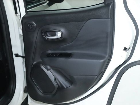 Used 2023 Jeep Renegade Latitude w/ Sun/Sound Group AWD/4WD image 32