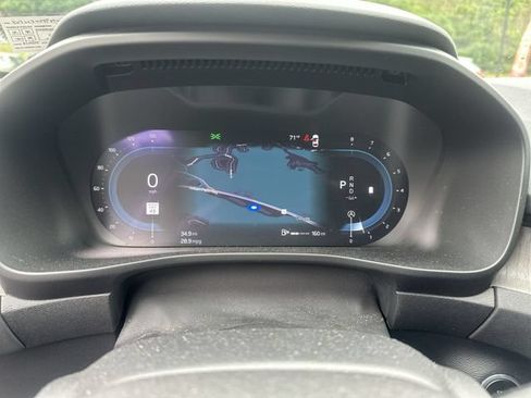 Used 2023 Volvo XC40 B5 Core w/ Convenience Package AWD/4WD image 13