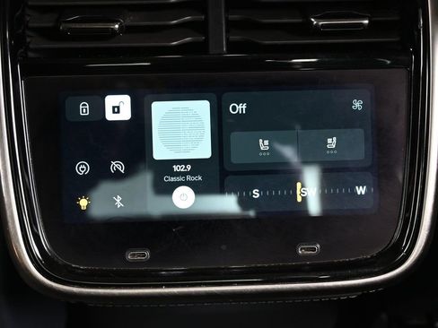 Used 2022 Rivian R1T Adventure image 33