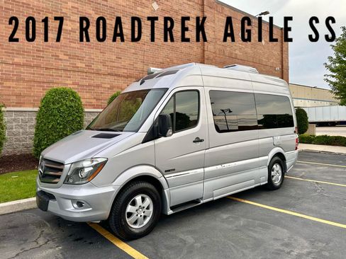 Used 2016 Mercedes-Benz Sprinter 2500 image 1