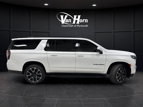 Used 2022 Chevrolet Suburban RST w/ Luxury Package AWD/4WD image 8