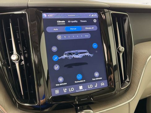 Certified 2023 Volvo XC60 B5 Plus w/ Climate Package image 16