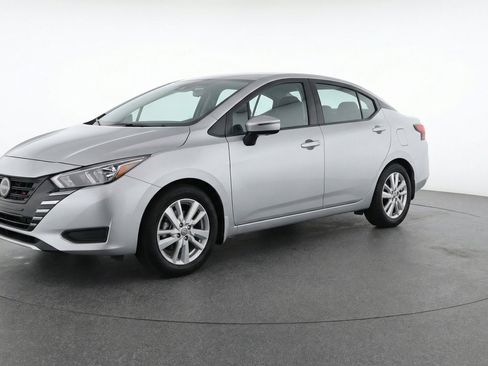 Used 2025 Nissan Versa SV FWD image 3