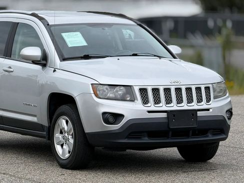 Used 2014 Jeep Compass Latitude w/ Sun/Sound Group FWD image 15