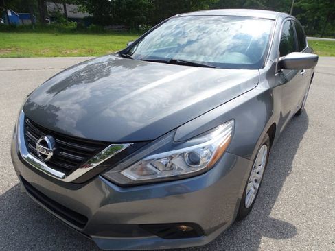 Used 2016 Nissan Altima 2.5 S FWD image 4