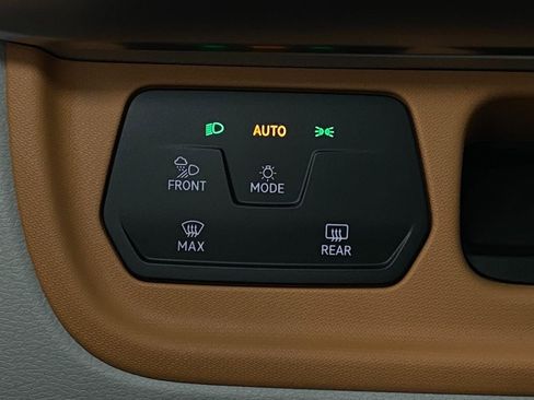 New 2025 Volkswagen ID. Buzz 1st Edition image 21