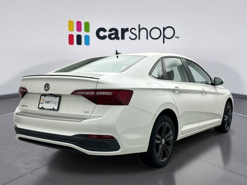 Used 2023 Volkswagen Jetta SE w/ Panoramic Sunroof Package FWD image 5