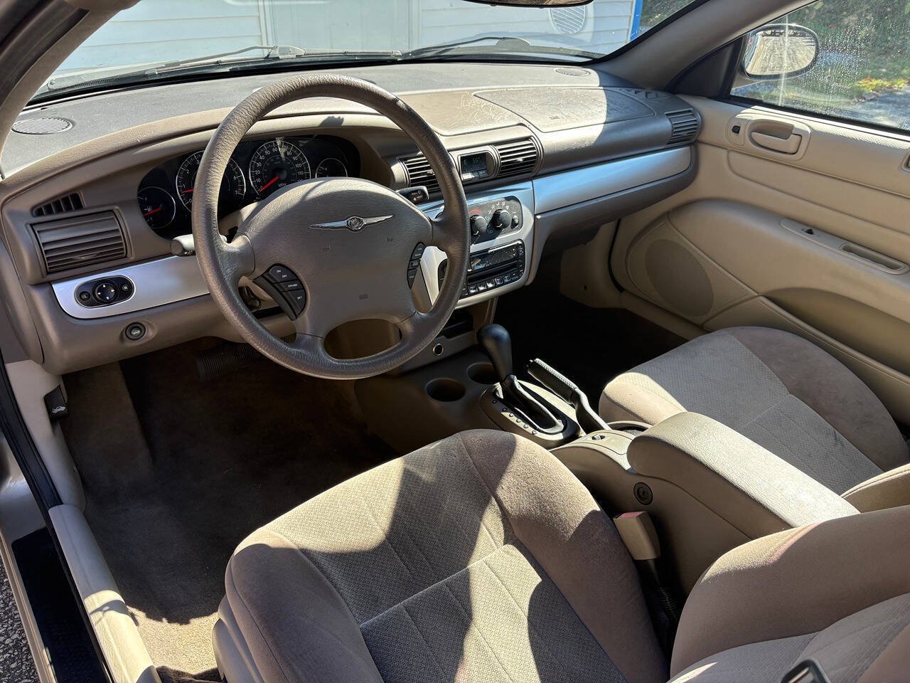 Used 2006 Chrysler Sebring Touring FWD image 9