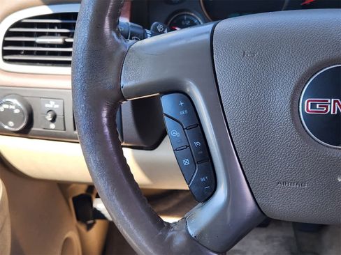 Used 2014 GMC Yukon SLT w/ Texas Edition image 28