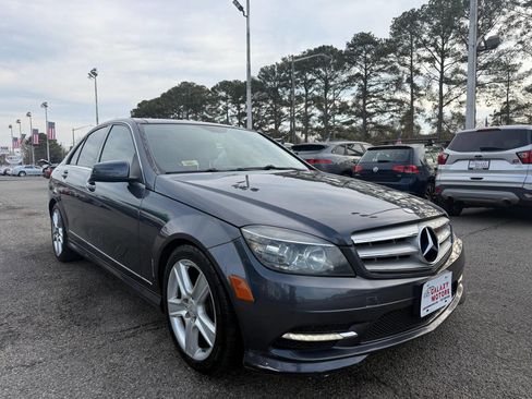 Used 2011 Mercedes-Benz C 300 4MATIC Sedan image 3