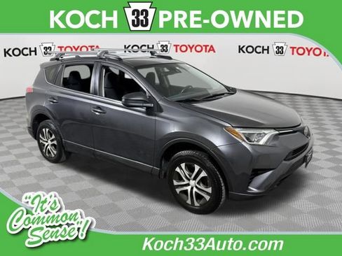 Used 2018 Toyota RAV4 LE image 1
