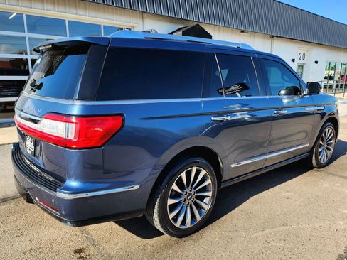Used 2018 Lincoln Navigator Select w/ Cargo Package AWD/4WD image 7