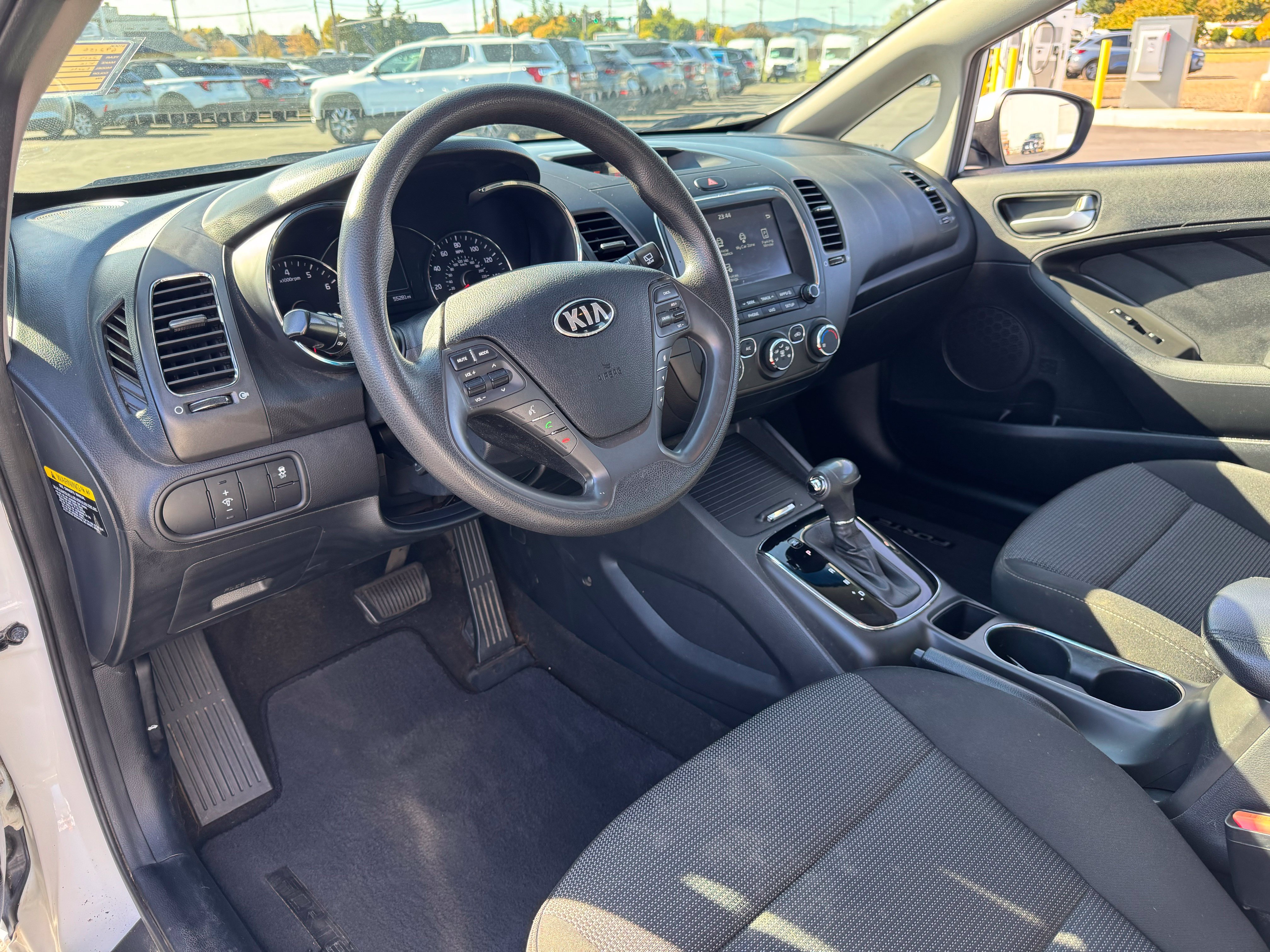 Used 2017 Kia Forte LX w/ Option Group 020 FWD image 17