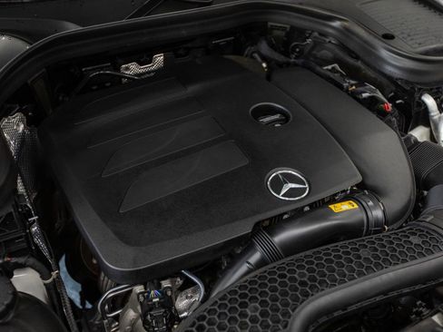 Used 2021 Mercedes-Benz GLC 300 4MATIC Coupe image 6