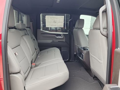 New 2026 GMC Sierra 1500 SLT image 43