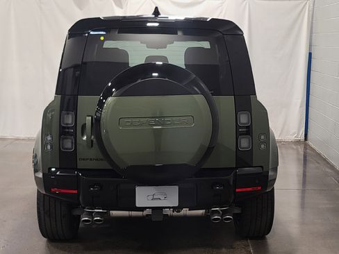 New 2026 Land Rover Defender 110 X-Dynamic SE AWD/4WD image 8